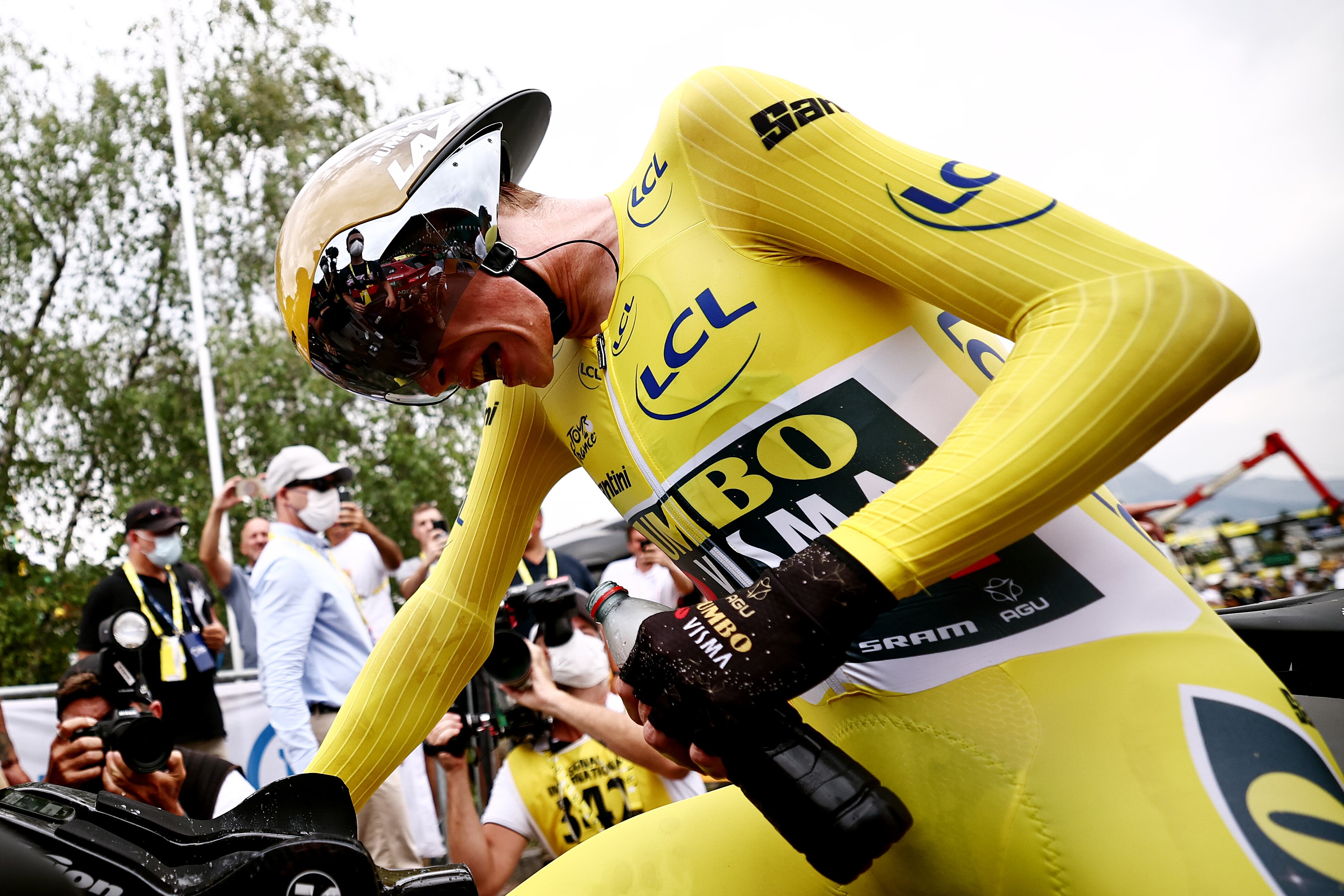 Exhibición de Vingegaard en la crono: le mete más de minuto y medio a Pogacar y da un golpe de autoridad en este tour. (Photo by Anne-Christine Poujoulat - Pool/Getty Images)