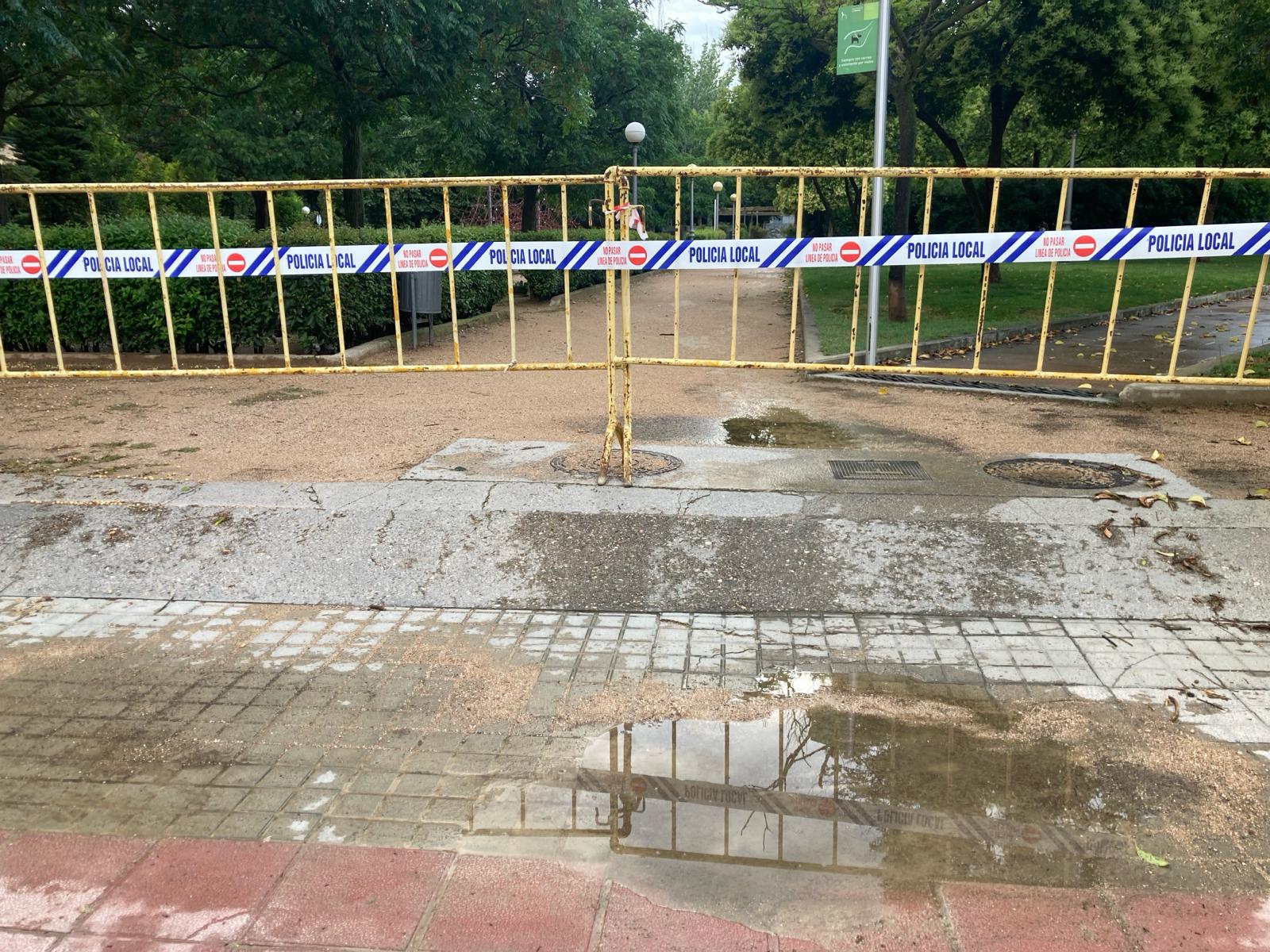 El Parque Miguel Servet cerraba por la lluvia