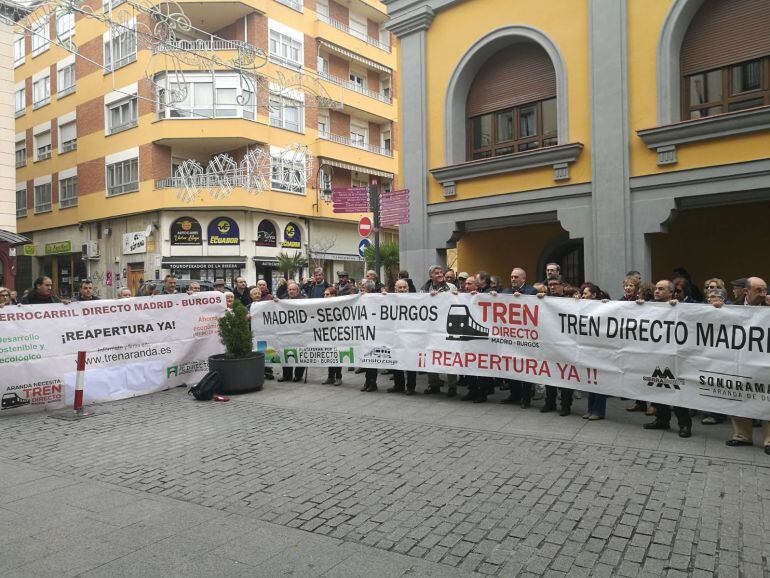 Imagen de una de las manifestaciones en Aranda de Duero por la reapertura de la vía del Directo Madrid-Aranda-Burgos.