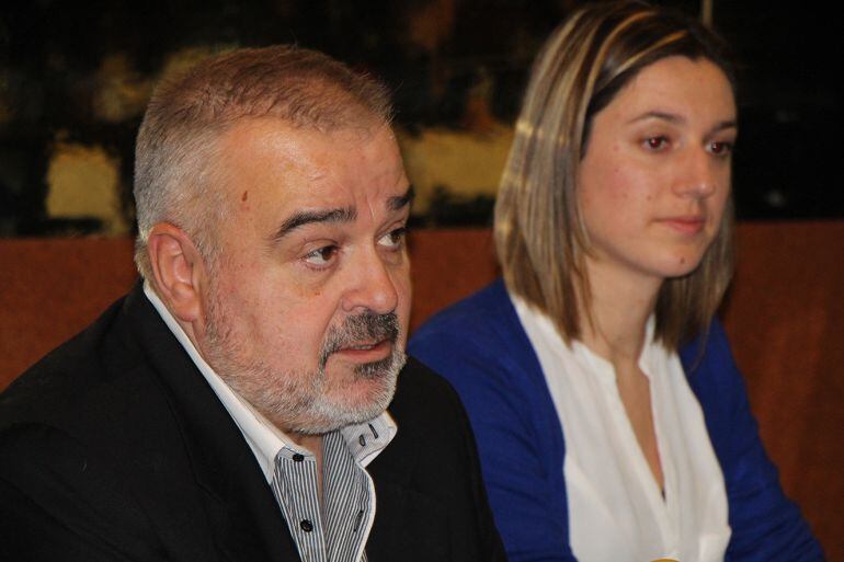 Albert Vinseiro i Cristina Gonçalves, de Viatges Regina, durant la presentació d'aquest dimarts