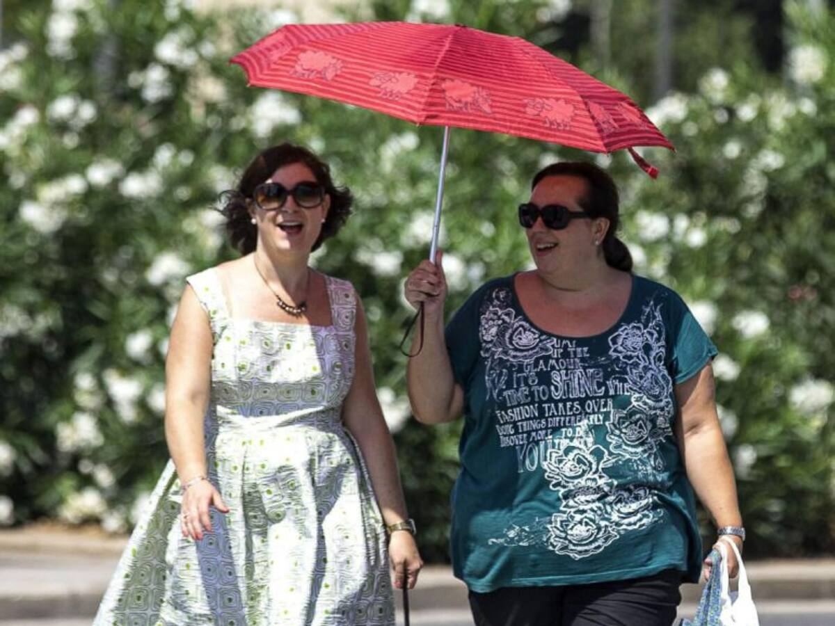 Sanidad activa el nivel extremo por calor en tres comarcas de Valencia