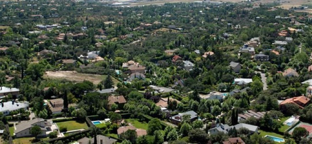 Los vecinos de Fuente del Fresno reclaman la instalación de badenes en sus calles