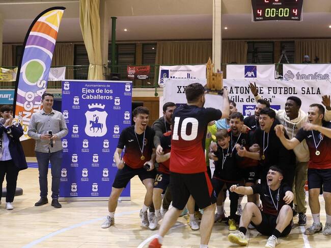 El Barcelona revalida su título de campeón/ Ayto Ejea