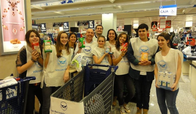 Unos 2.000 voluntarios participan en esta campaña en el sur de la región