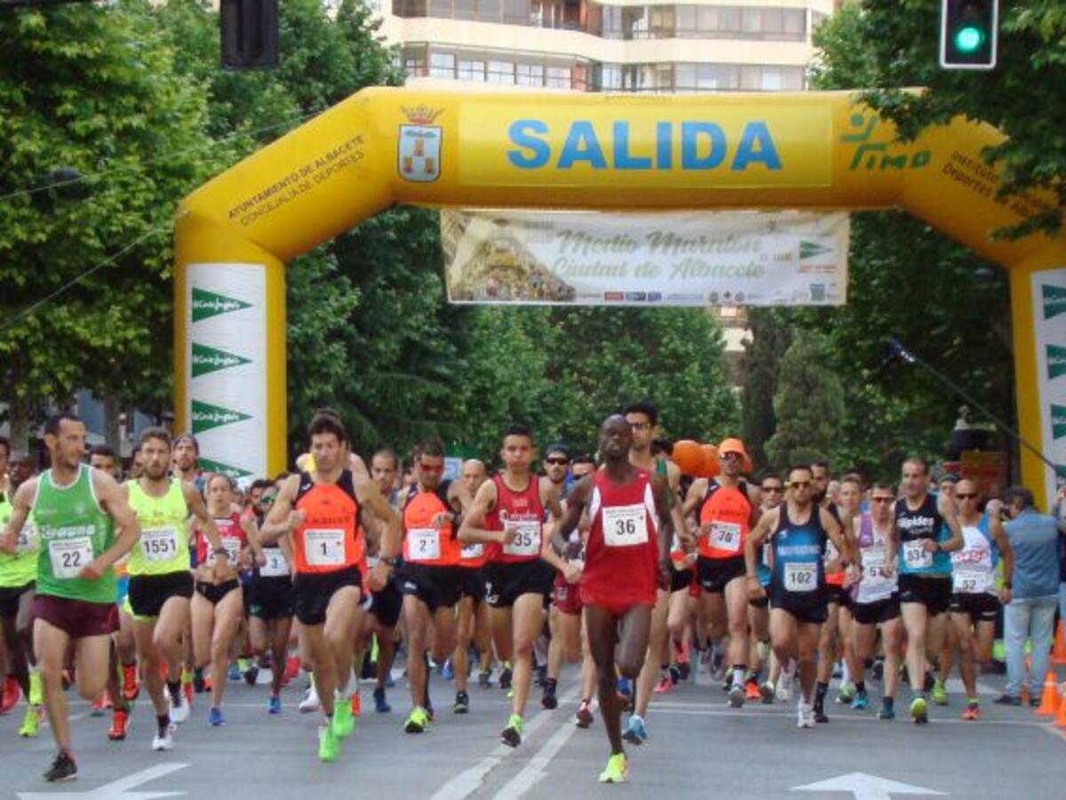 Triunfos para Simon Letaya y Elvanie Nimbona en el Medio Maratón de Albacete