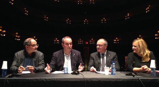 Els màxims responsables del Consorci del Teatre Fortuny, amb l'alcalde de Reus, Carles Pellicer, com a president.