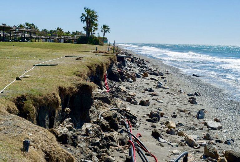 Daños provocados por el temporal en Playa Granada 