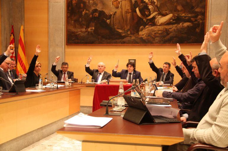 Imatge de la votació del ple d&#039;avui a la Diputació de Girona 