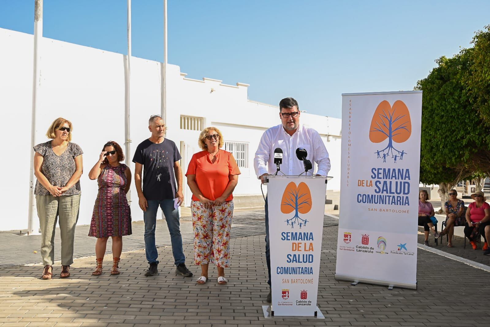 Isidro Pérez, alcalde de San Bartolomé, inaugurando las actividades.