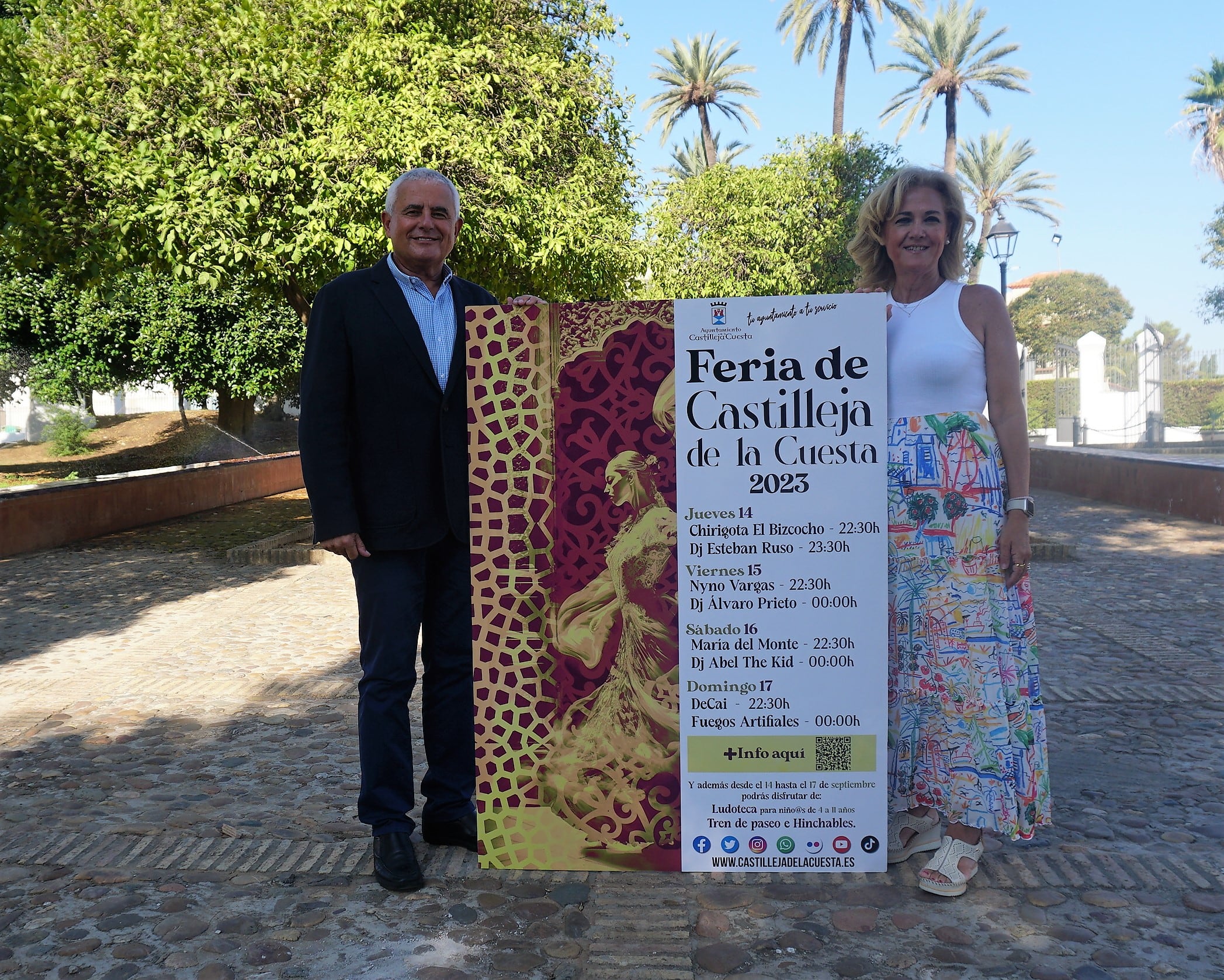 La alcaldesa de Castilleja de la Cuesta y el delegado de Fiestas, durante la presentación de la Feria 2023