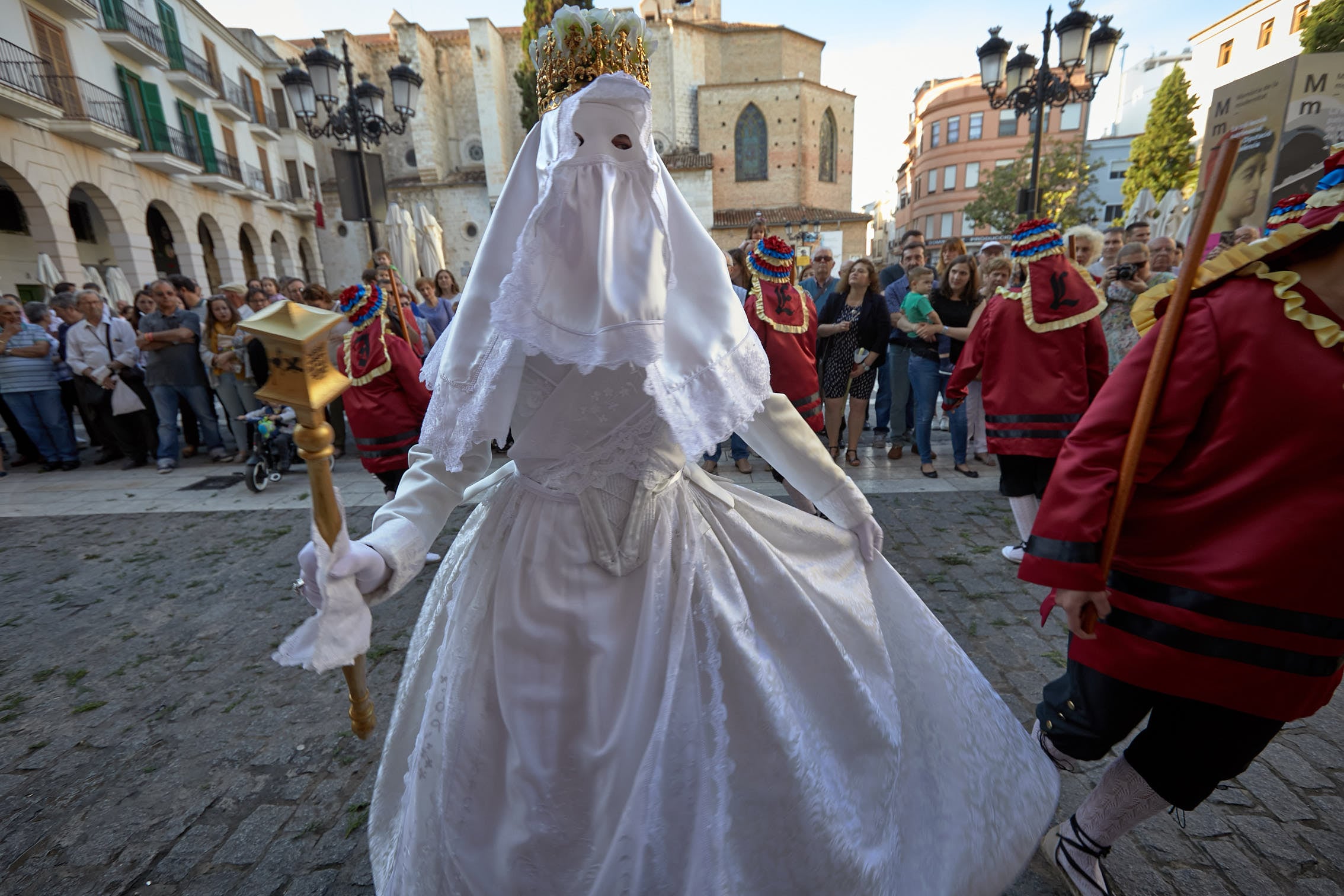 El baile de la Moma durante la celebración del Corpus Christi en Gandia.