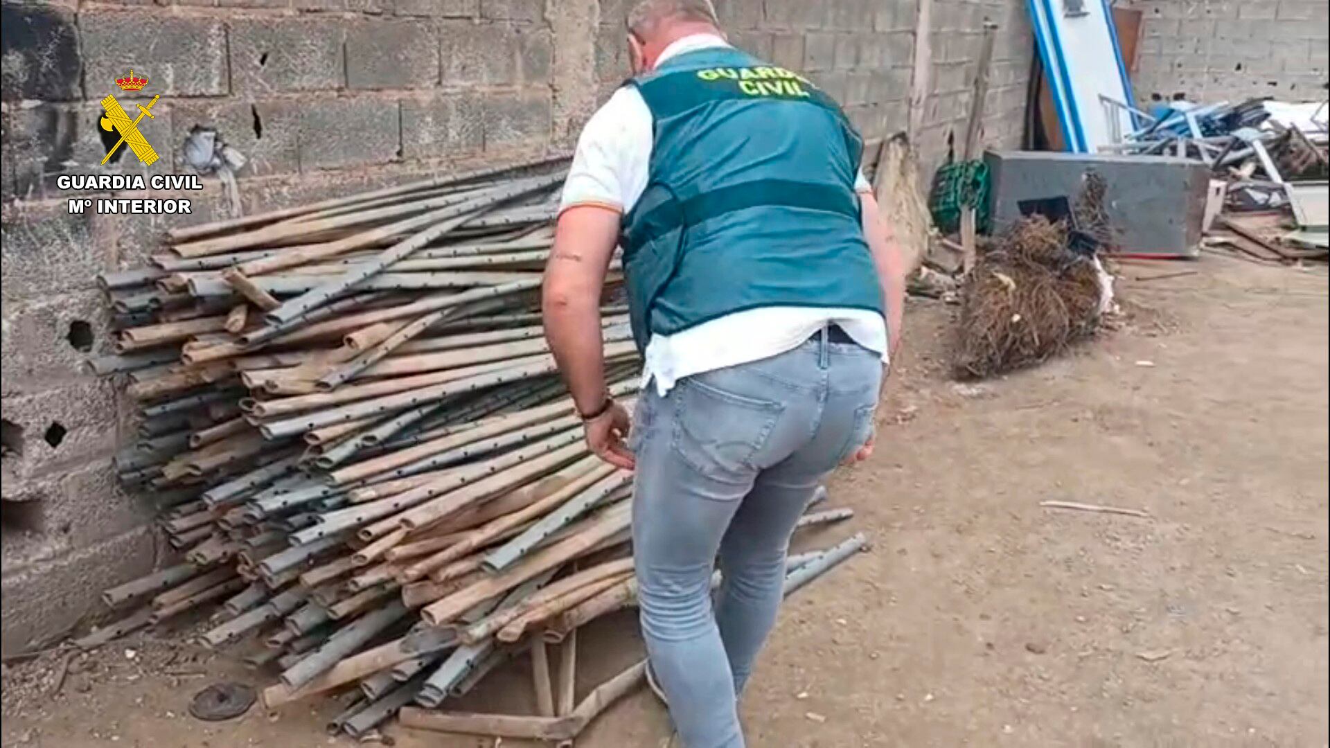 La Guardia Civil recupera 480 postes de espaldera de viñedos que fueron robados en fincas de Aldeanueva de Ebro y Alfaro