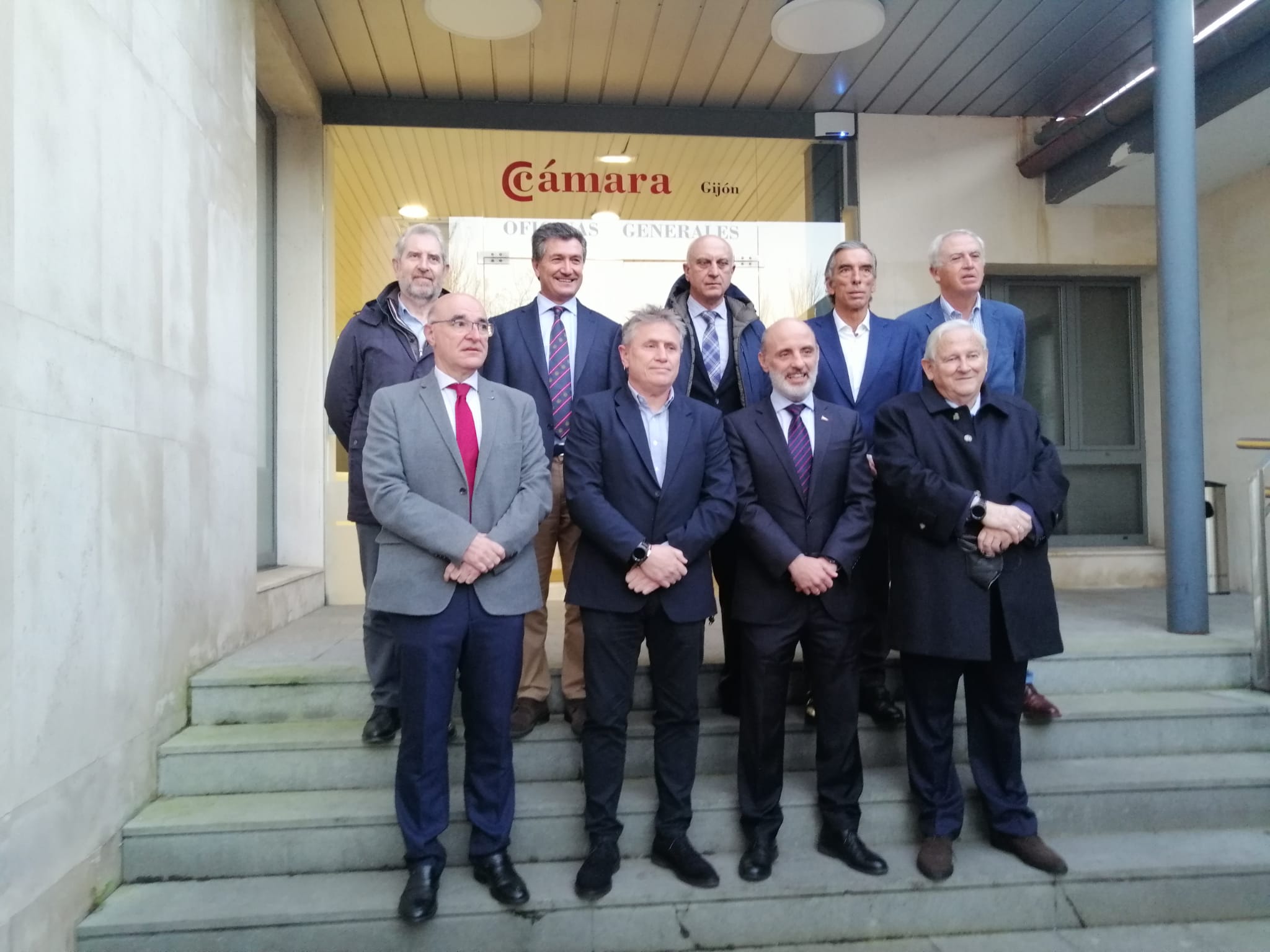 Los presidentes de los diez clubes integrados en ADECYR durante el acto de presentación en la Cámara de Comercio de Gijón.