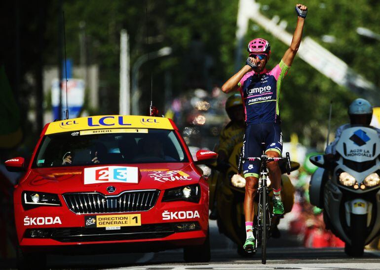 El ciclista español del Lampre celebra su victoria en Gap