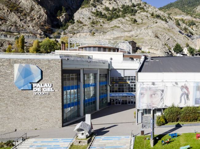 El Palau de Gel obre malgrat la demanda que presentarà la propietat del terreny.