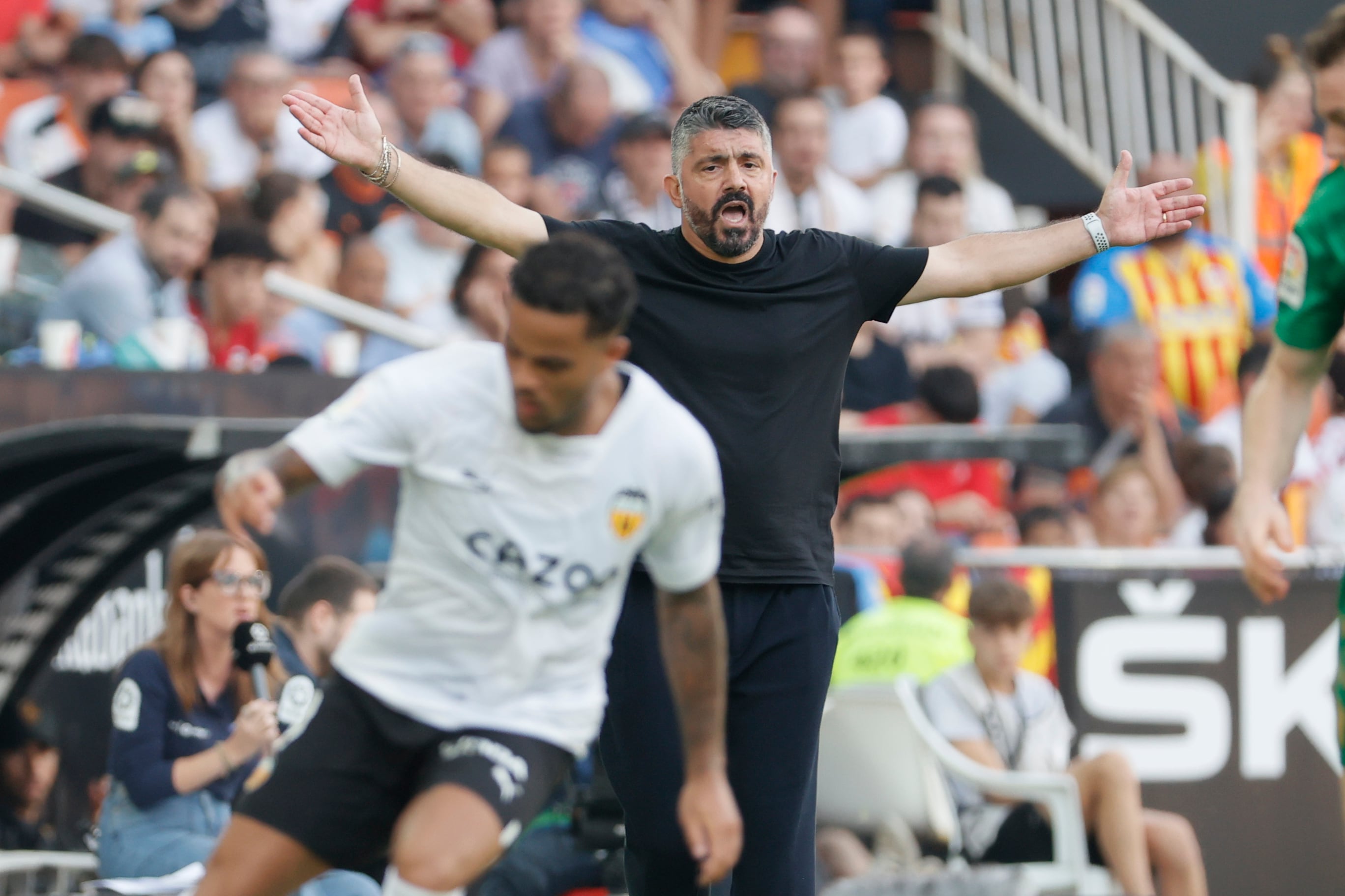 VALENCIA, 15/10/2022.- El entrenador del Valencia Gennaro Gattuso, durante el partido de la novena jornada de Liga que disputan en el estadio de Mestalla. EFE/ Juan Carlos Cárdenas
