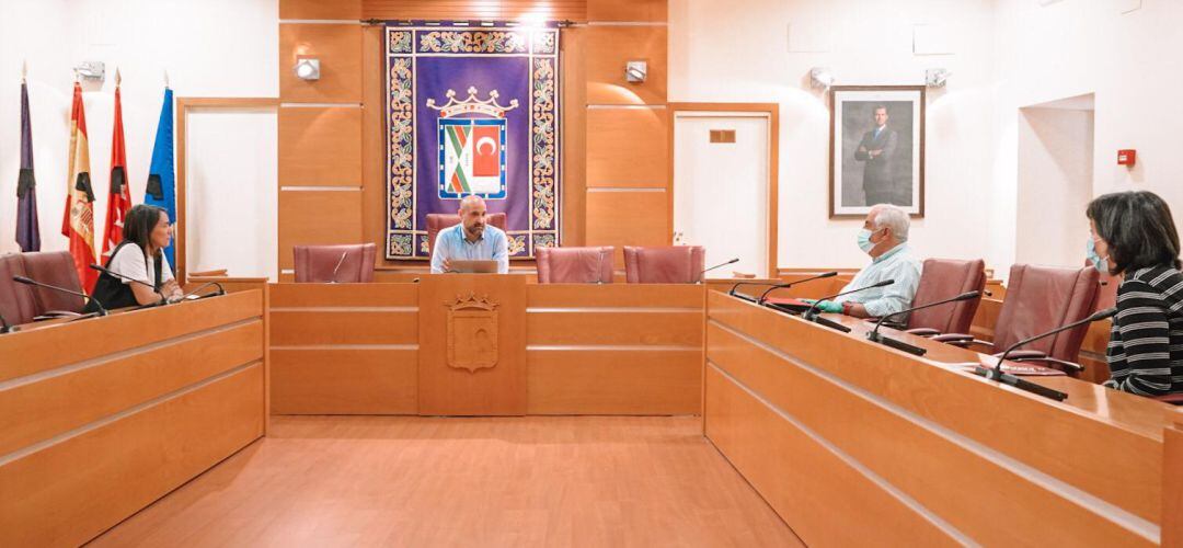 Reunión del alcalde Jorge García con representantes de CCOO y UGT