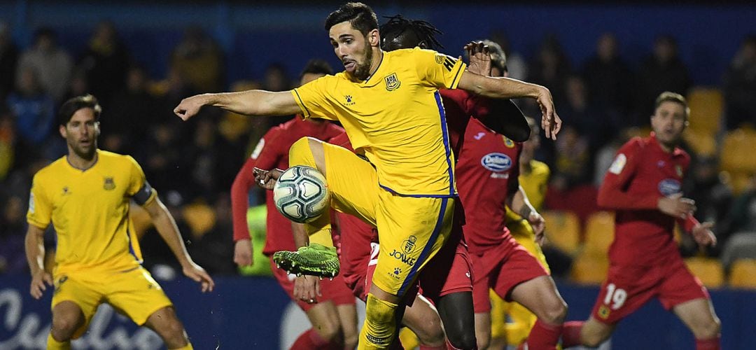 Tablas en el derbi del sur entre Alcorcón y Fuenlabrada disputado en Santo Domingo.