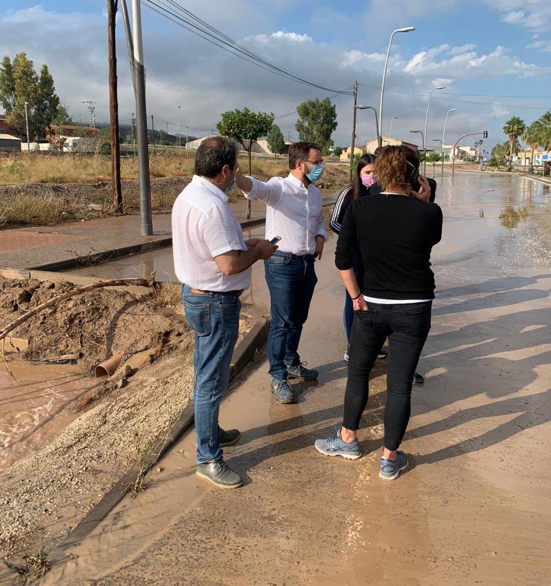 El alcalde y varios concejales en La Hoya