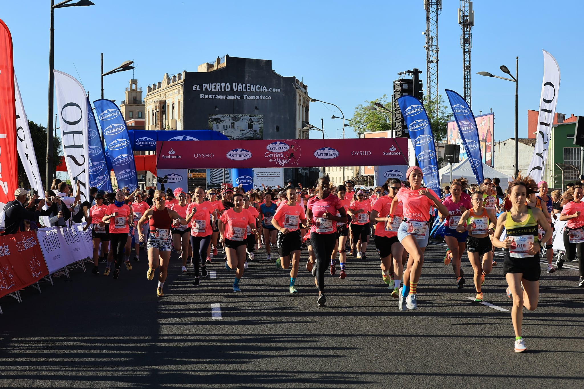 Institutos Odontológicos está presente en la Carrera de la Mujer