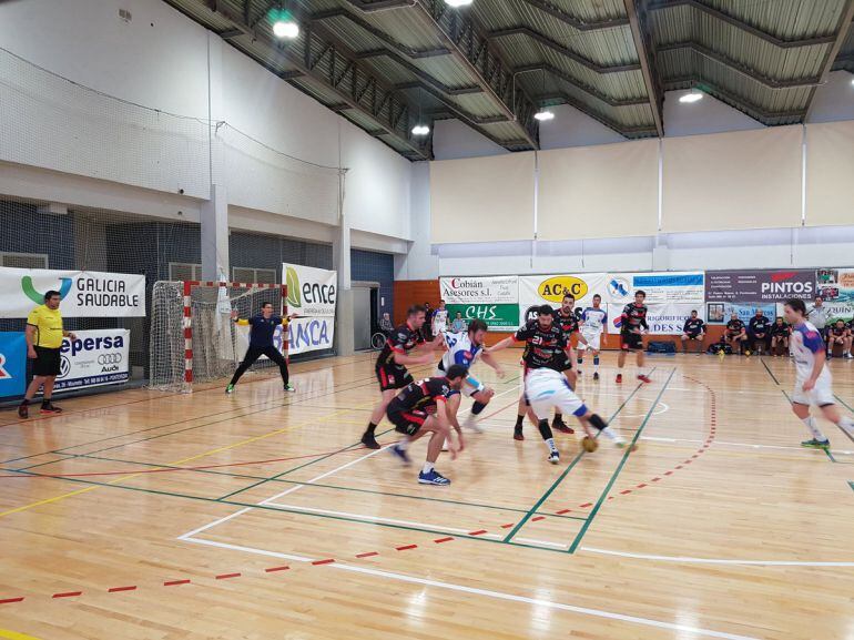 Balonmano Nava alcanza la segunda posición