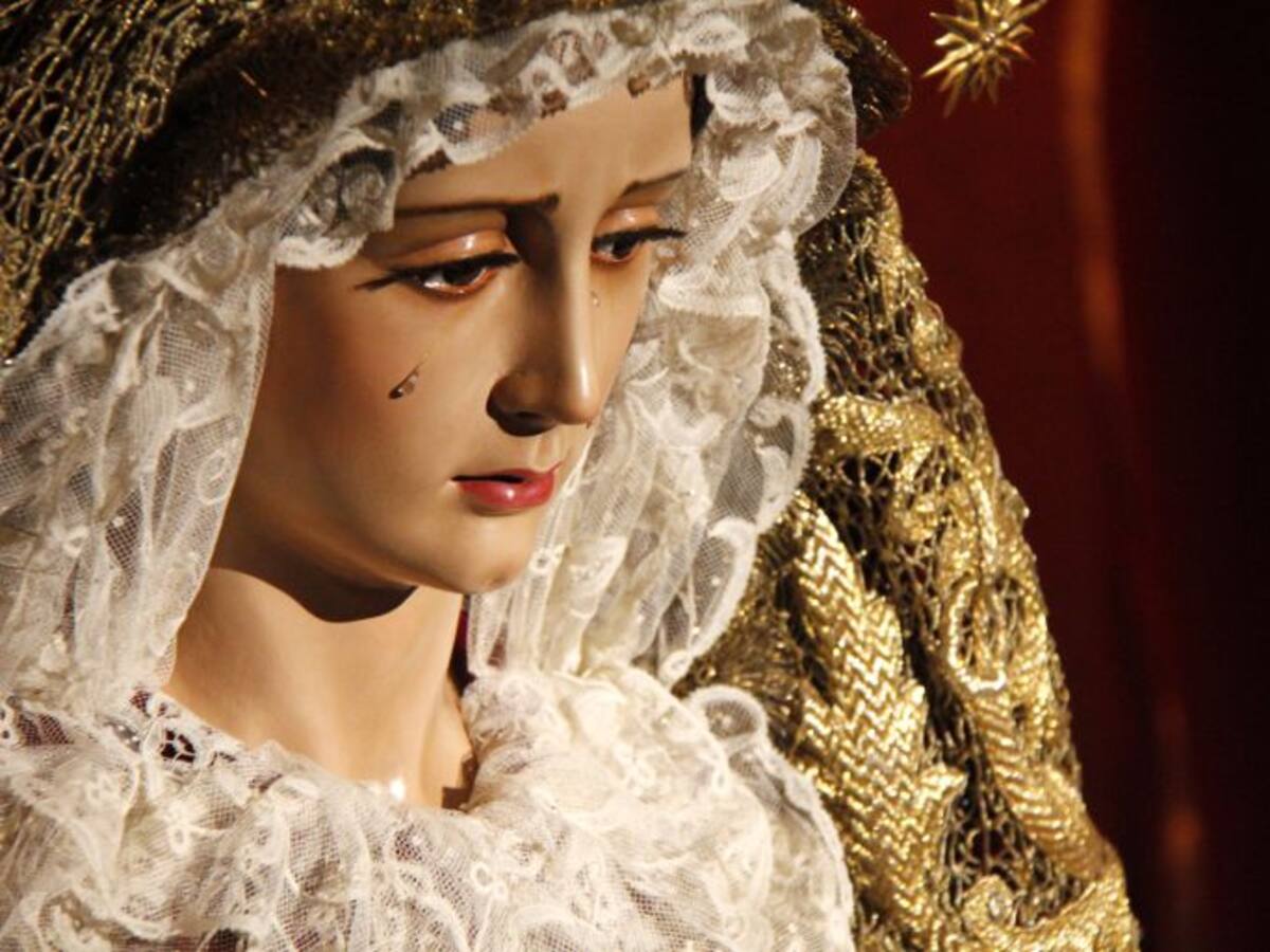 La Virgen de la Paz, en besamanos