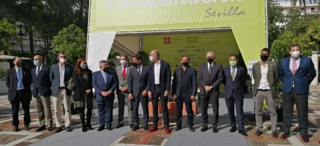 Acto de presentación de Rehabilitaverde Sevilla 2021 en la Plaza Nueva (Sevilla)