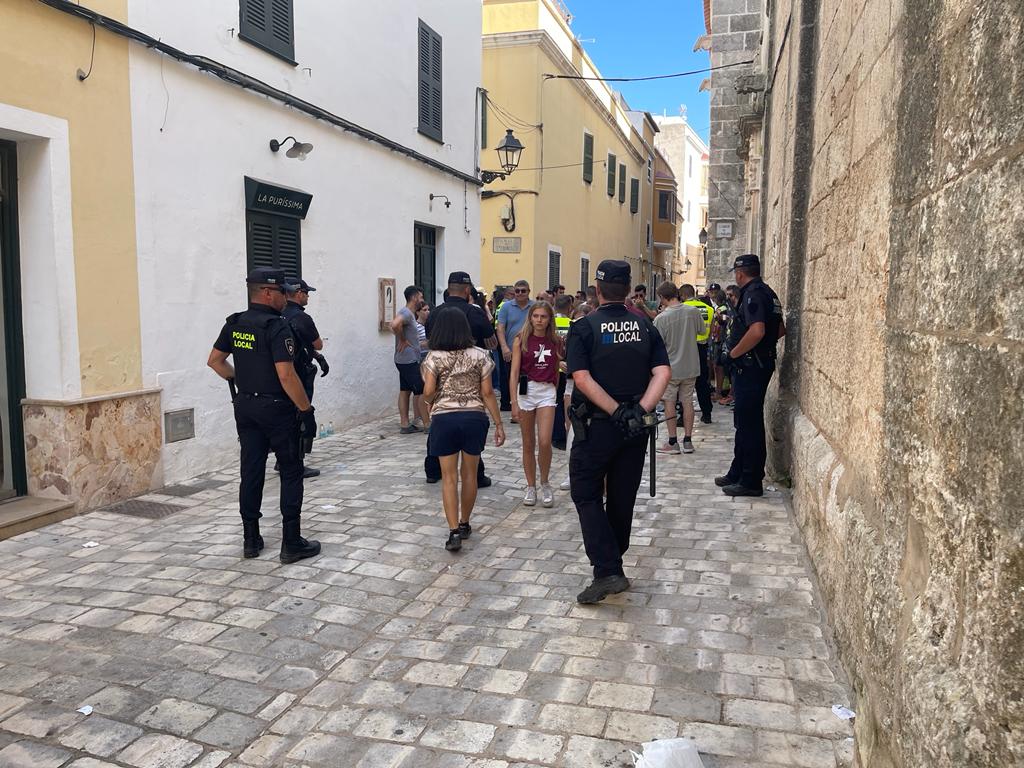 Filtre policial a l&#039;entrada de la plaça des Born