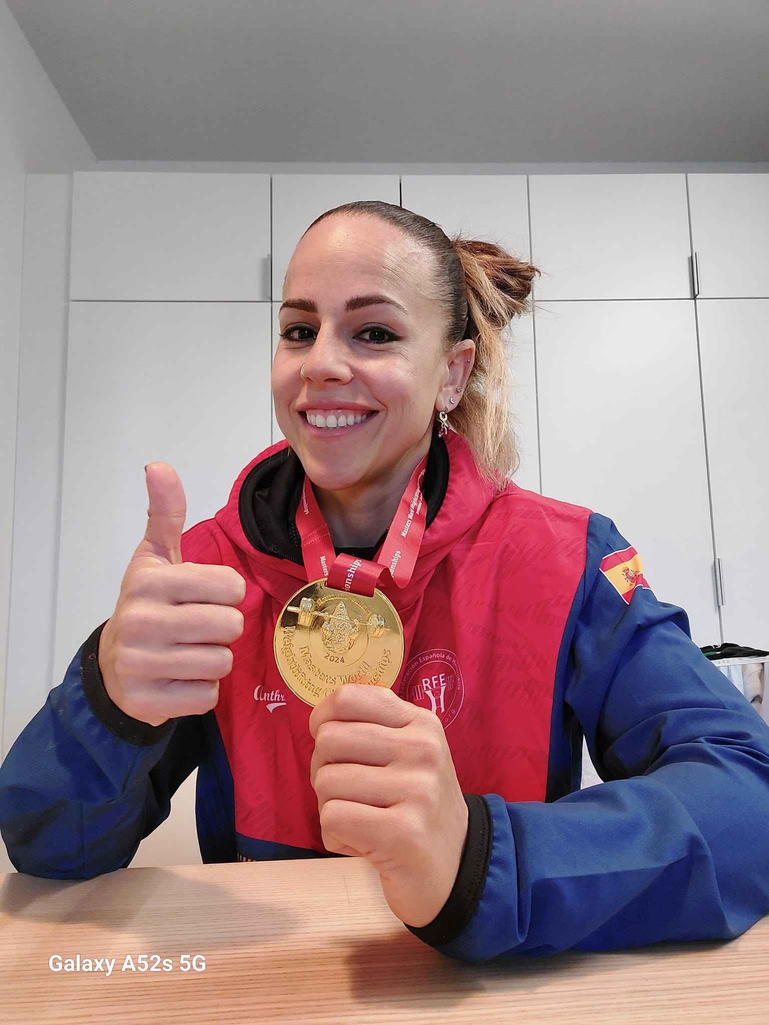 Miriam Rivilla, con su medalla de Campeona del Mundo