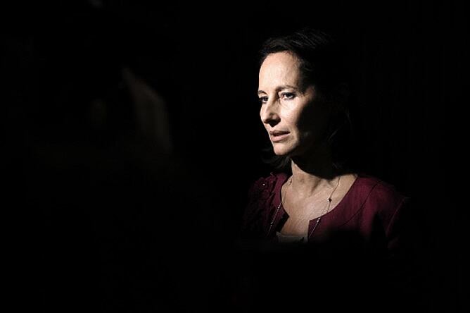 "La semana pasada, en el momento en que dije que había que poner fin al dominio del clan Sarkozy sobre Francia, mi domicilio fue saqueado", ha afirmado Royal en la televisión "France 2"