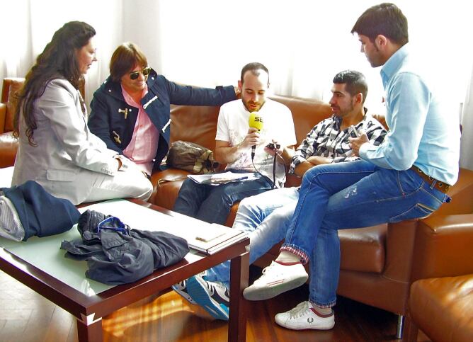 Nacho Vicente entrevista a Lola Greco, Antonio Canales, Carlos Rodríguez y Ángel Rojas en la galería del Teatro Calderón