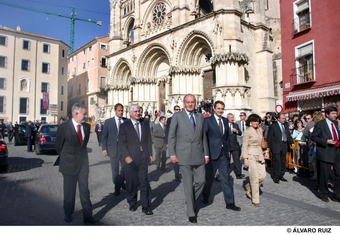 Foto de archivo: El Rey don Juan Carlos, y el presidente del Gobierno de España, José Luis Rodríguez Zapatero, apadrinaron la constitución del Real Patronato