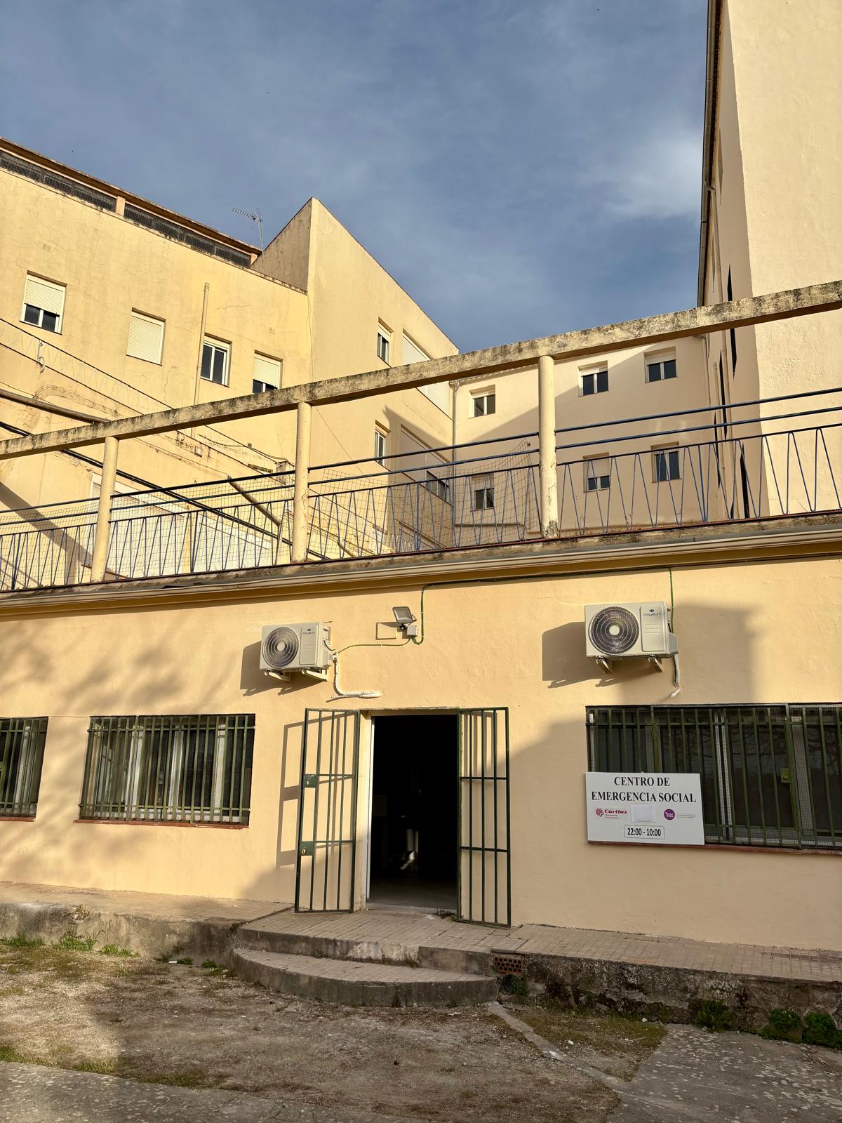 Fachada del Centro de Emergencia Social de Cáceres