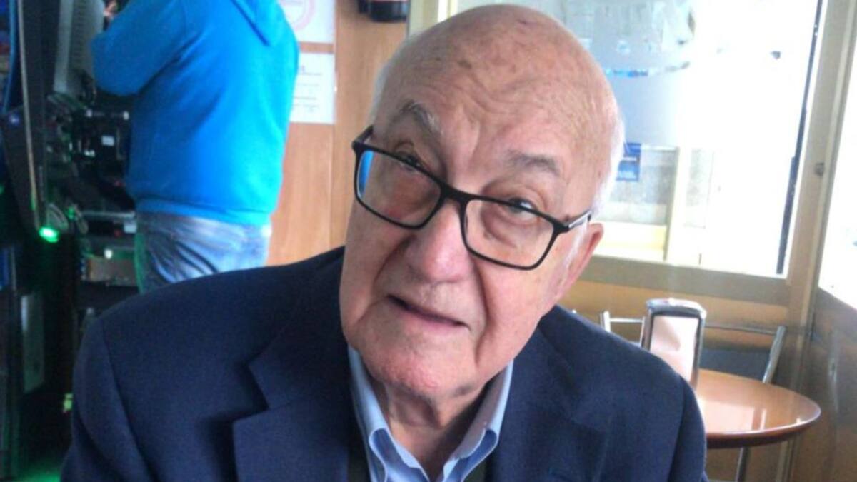 Eugenio Sanz, 97 años: "Comprendo a los jóvenes. Querría que bailen y que se quieran. Pero hay que ser responsables"