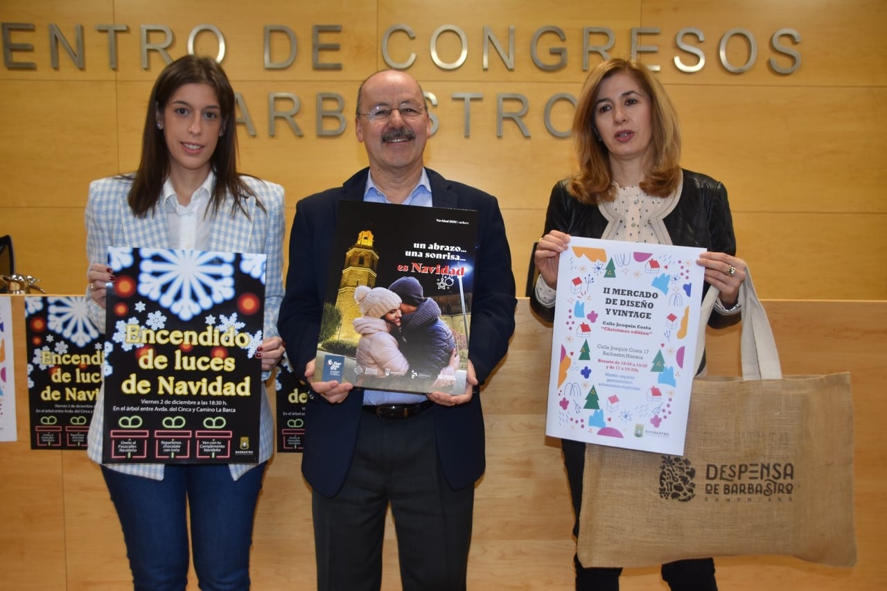 Espierrez, Pérez y Pallás en la presentación de la campaña de Navidad de Barbastro