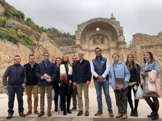 Paseo electoral por Cazorla, ruinas de Santa María