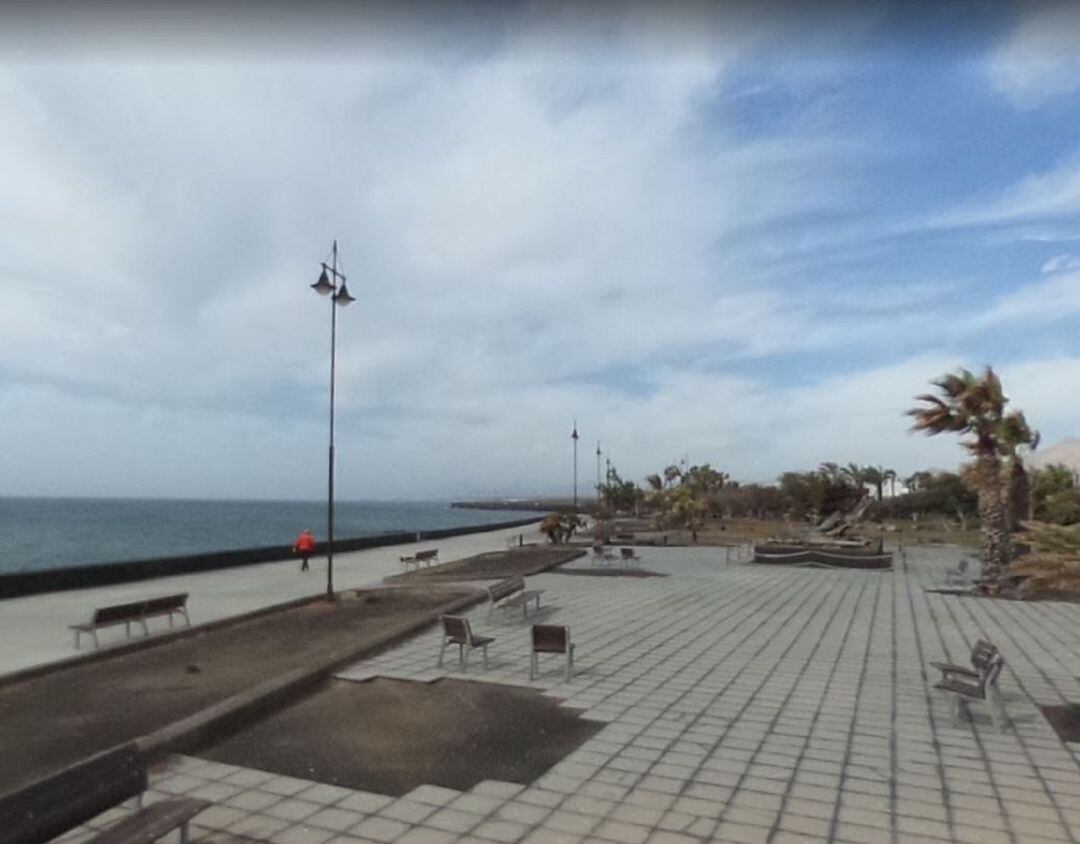 Punta del Camello, en Arrecife, donde fue rescatado el hombre fallecido.