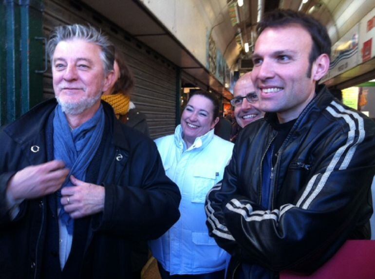 Pedro Santisteve y Pablo Muñoz, durante su visita al Mercado Central