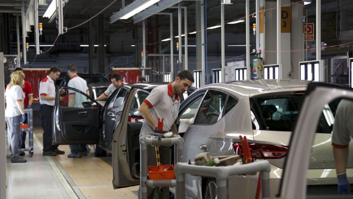 "Vemos mucho coche antiguo, los nuevos son precios muy elevados", Francisco Roca, presidente ASINTRA