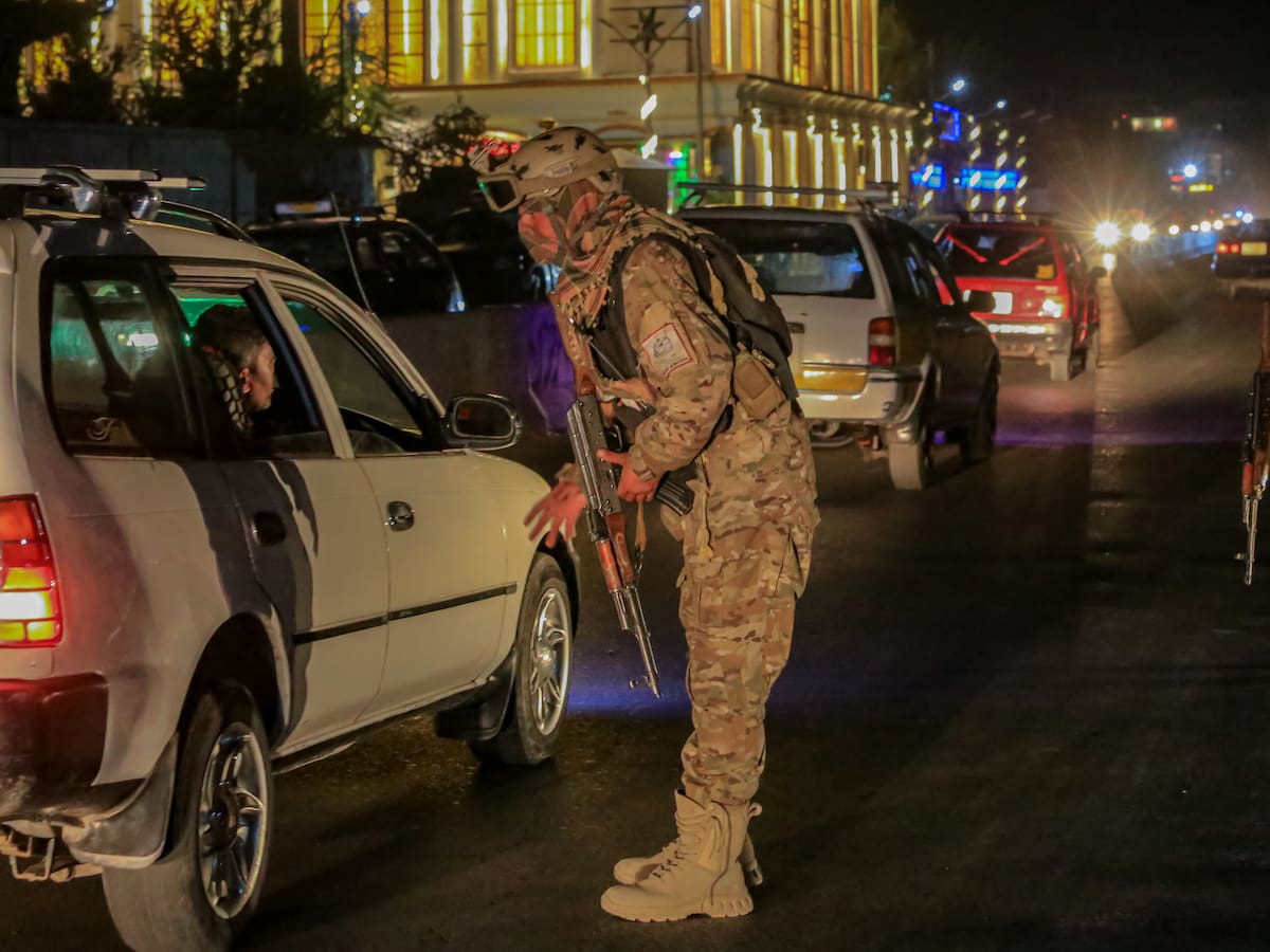 Pakistán declara la "guerra" a Afganistán y bombardea objetivos militares en Kabul y Kandahar