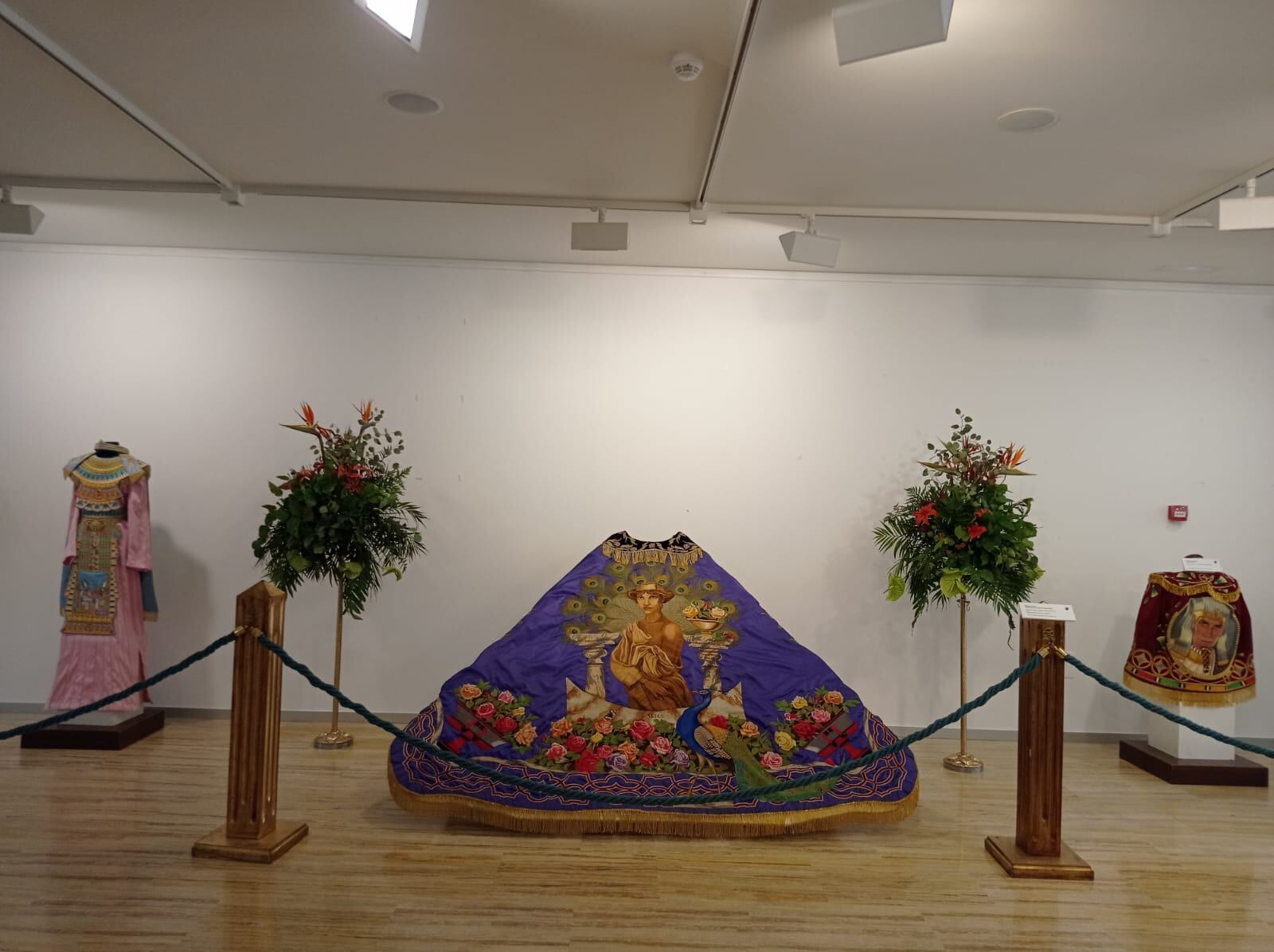 Exposición del bordado lorquino en el Aula de Cultura de Caja Murcia