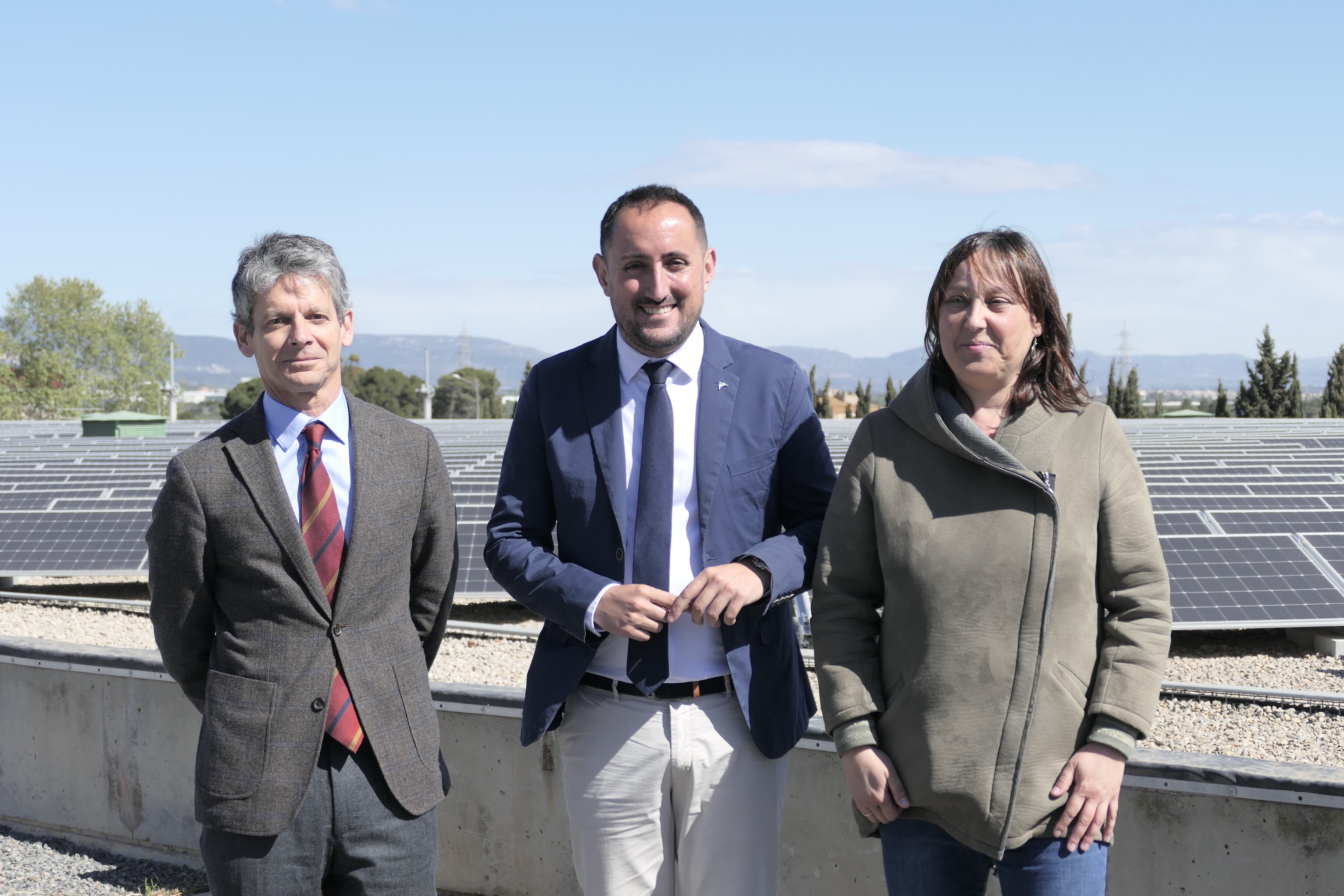 Joan Alginet, president del CAT, Marta Morera, directora de l’Institut Català de l’Energia, i Enric Brazís, director d’Endesa a Catalunya