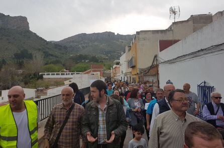 Manifestantes por las calles del Tomillo.