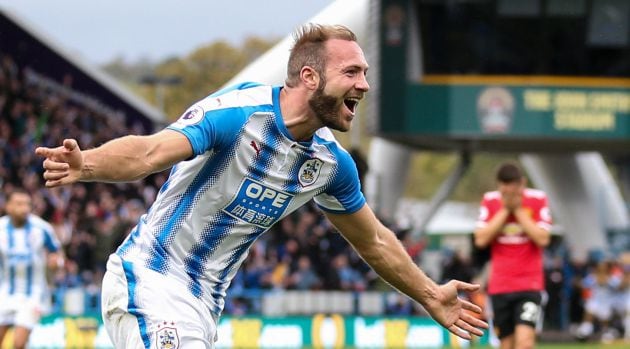 Depoitre celebra uno de los goles de su equipo