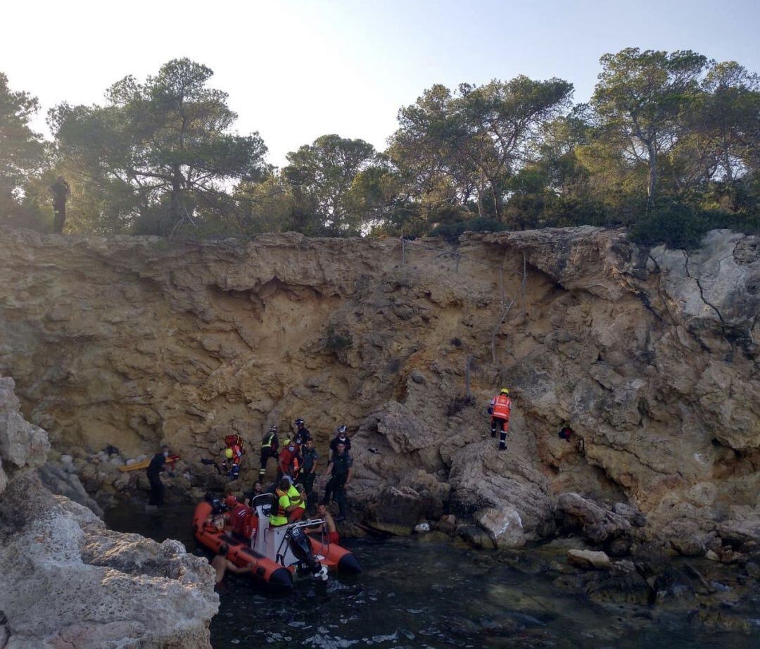 Imagen de archivo de un rescate en la zona de Cala Bassa