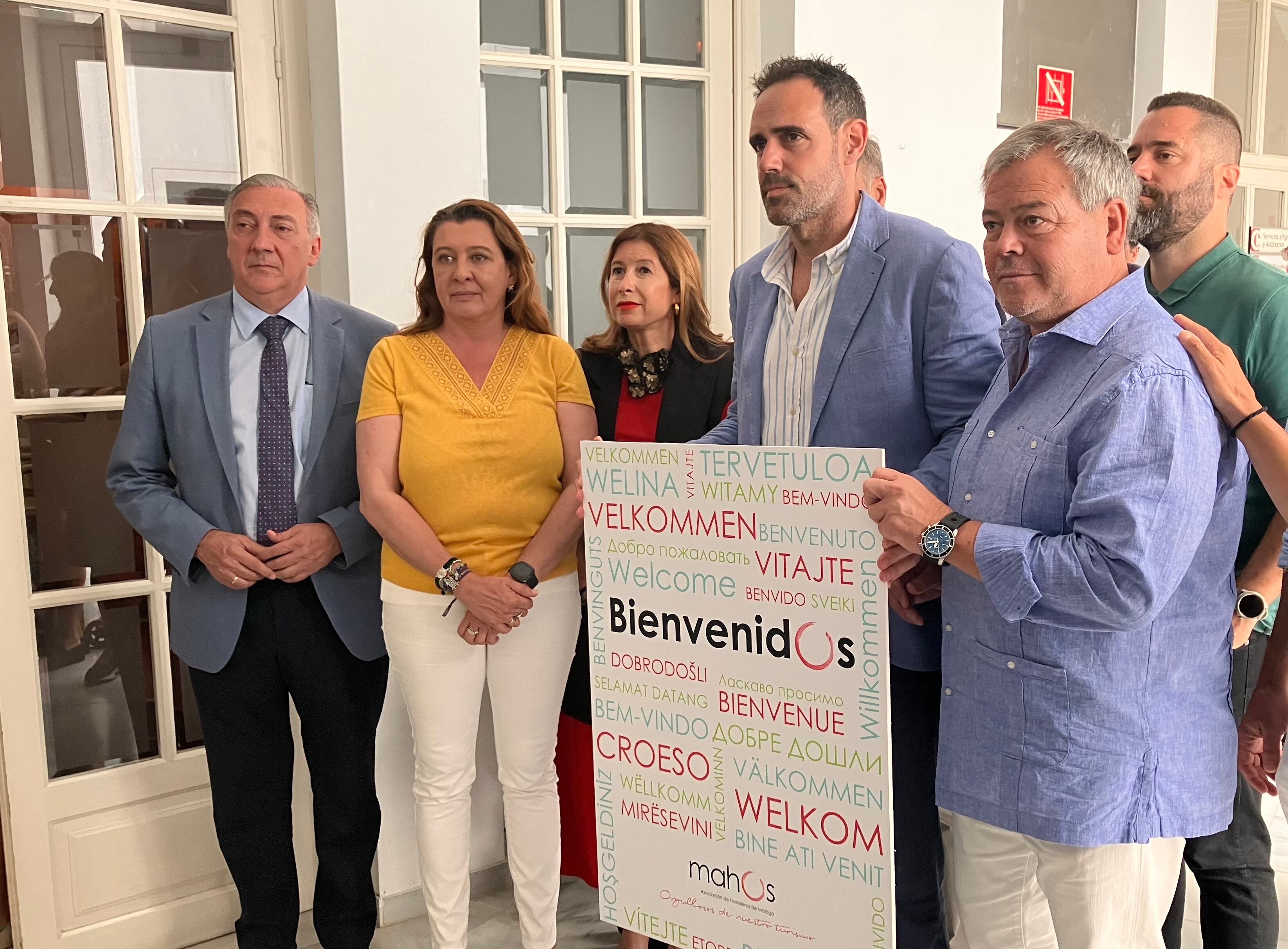 Javier Frutos, presidente de la Asociación de Hosteleros de Málaga, durante la presentación de la campaña 'Bienvenidos'