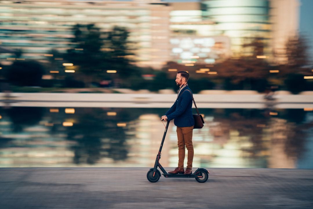 Usuario de un patinete 