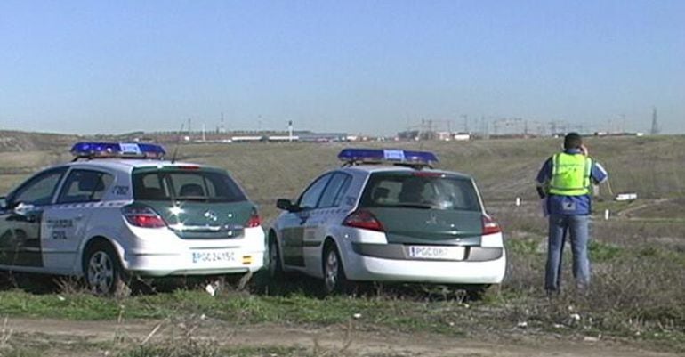 Dos vehículos de la Guardia Civil en la zona norte de Madrid