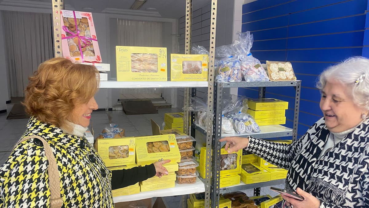 La venta especial de dulces conventuales vuelve al centro de Morón por Navidad