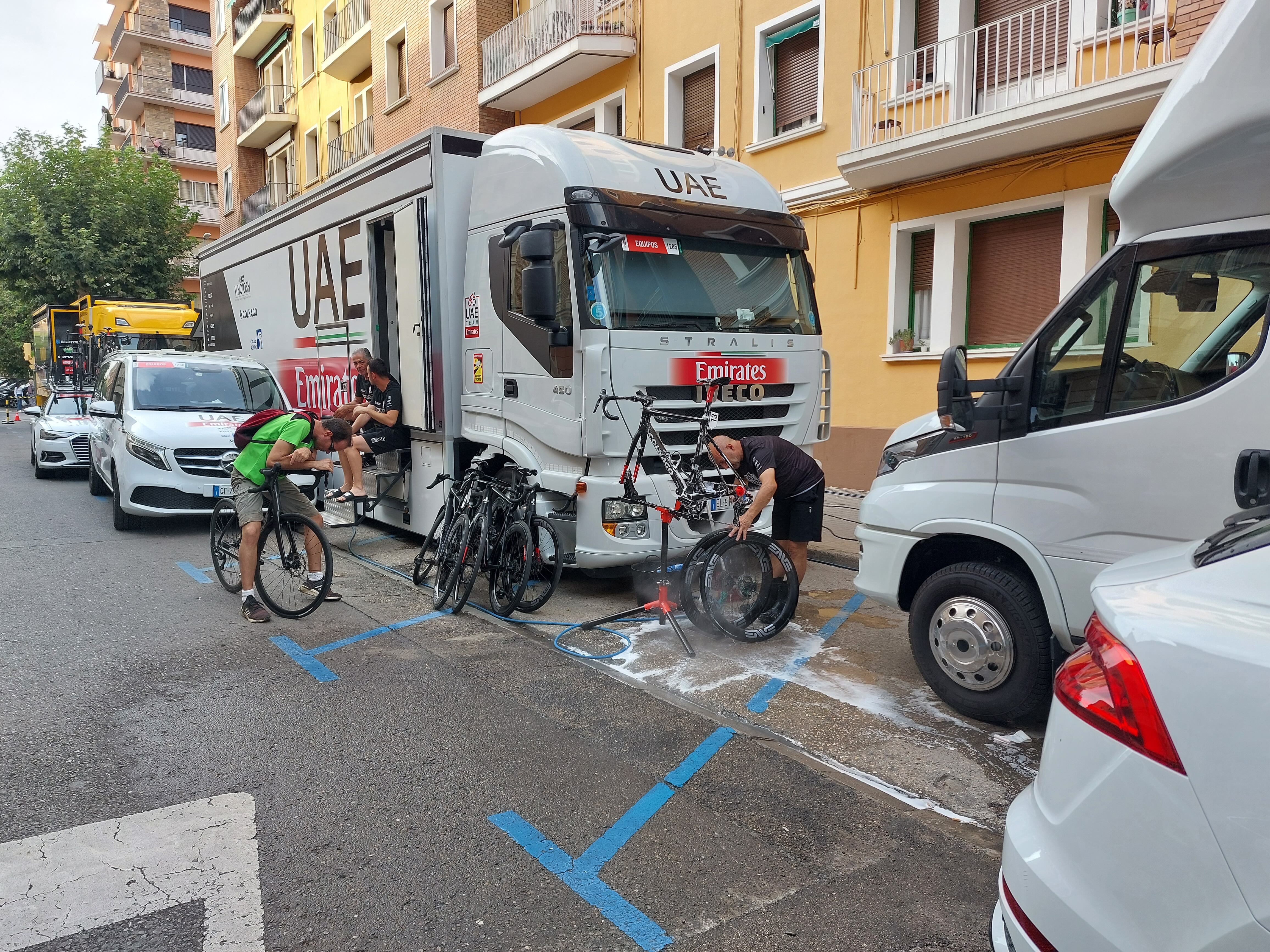 La Vuelta a llegado a Huesca antes de la etapa de Formigal